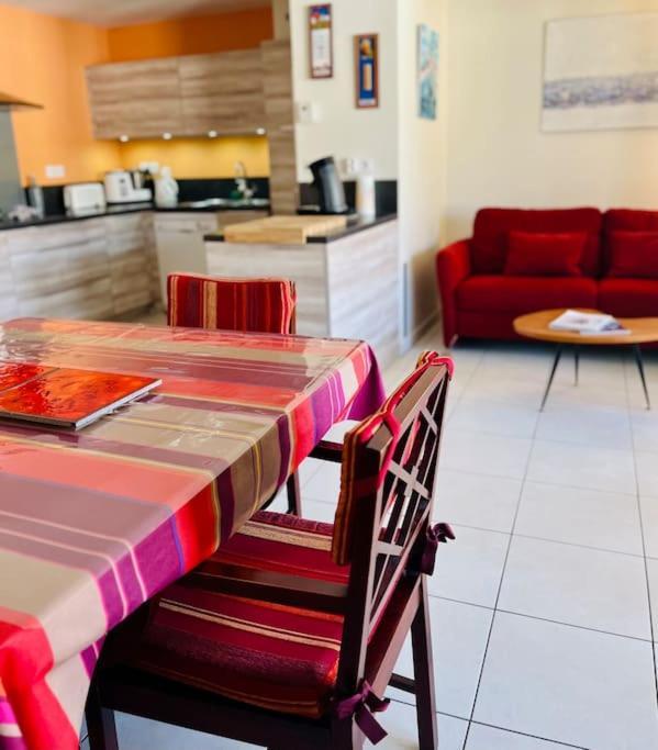 "Clavel 26" Joli T2 En Duplex A 3 Min Des Halles Sète Extérieur photo